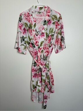 Show Me Your MuMu White Floral Tie-Waist Robe with Pink/ Green Print Size Small